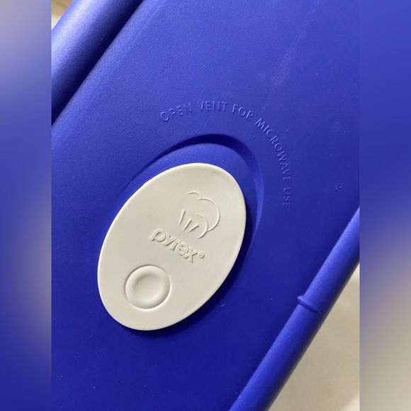 PYREX 2Set Divided Glass Containers w/ Lid - Picture 4 of 6